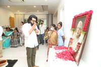 Ram Charan Pays Homage to Allu Kanakaratnam